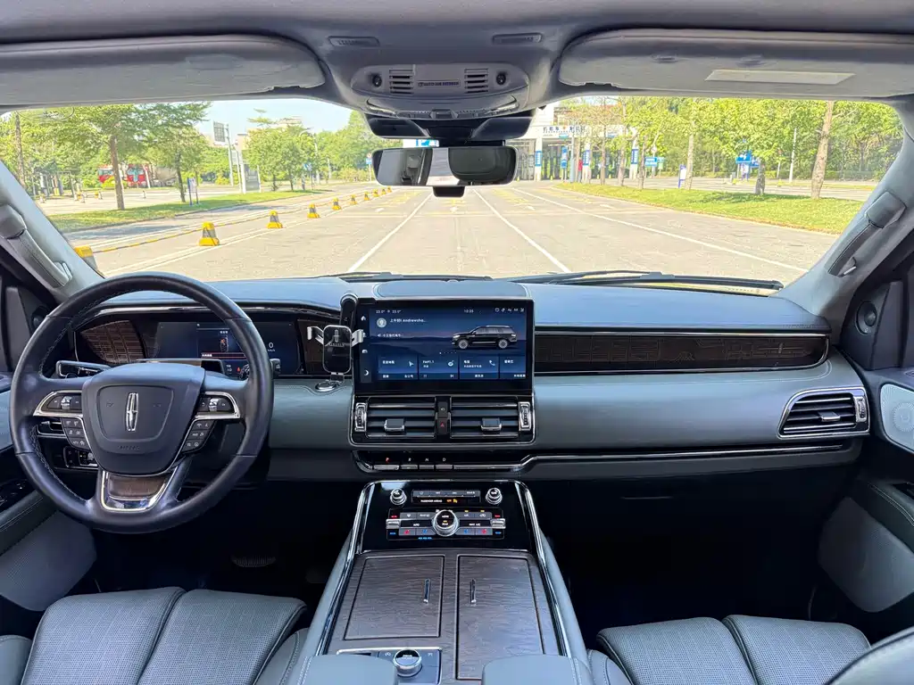 Lincoln Navigator — миниатюра 5