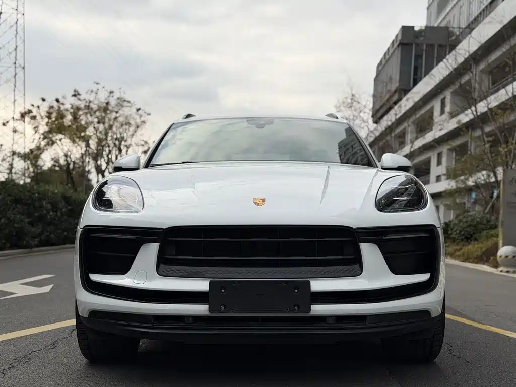 Porsche Macan — миниатюра 3