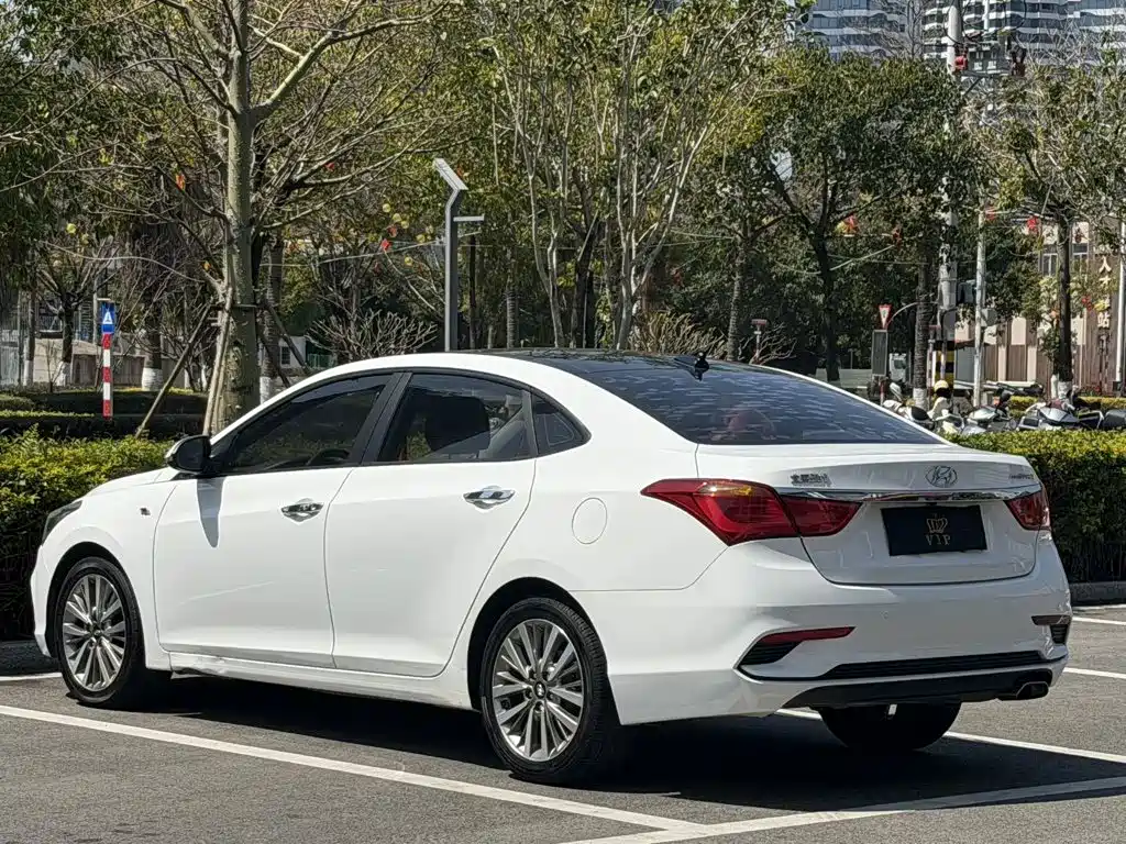 Hyundai Mistra — миниатюра 4