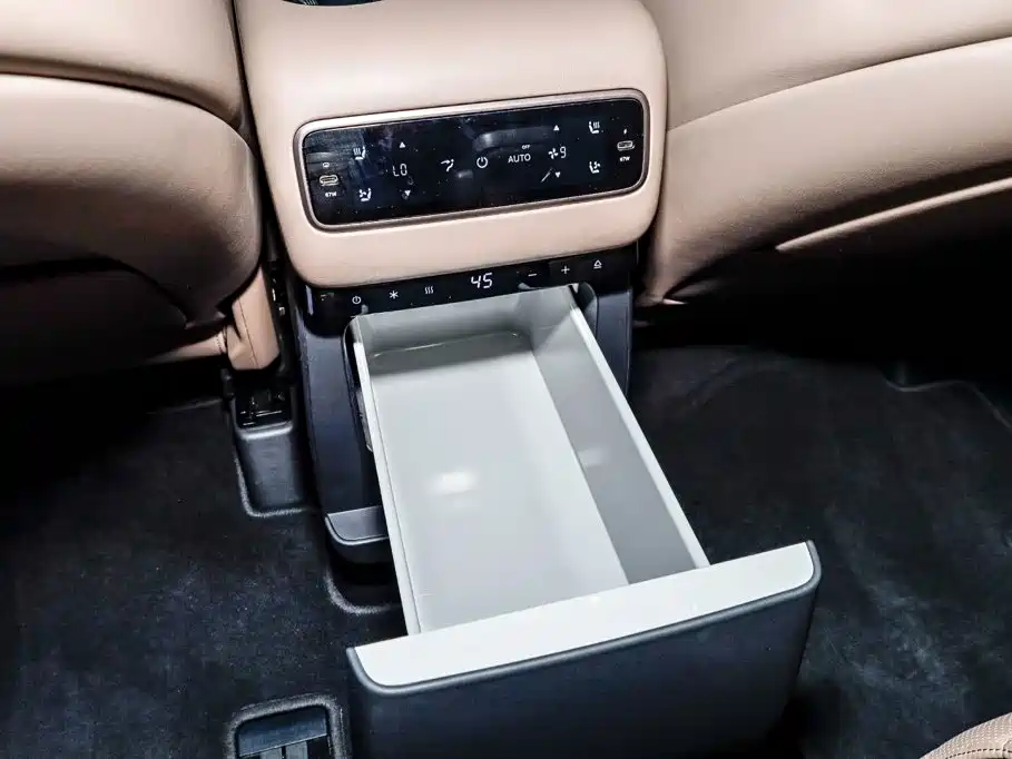 Li Auto Li MEGA — миниатюра 28