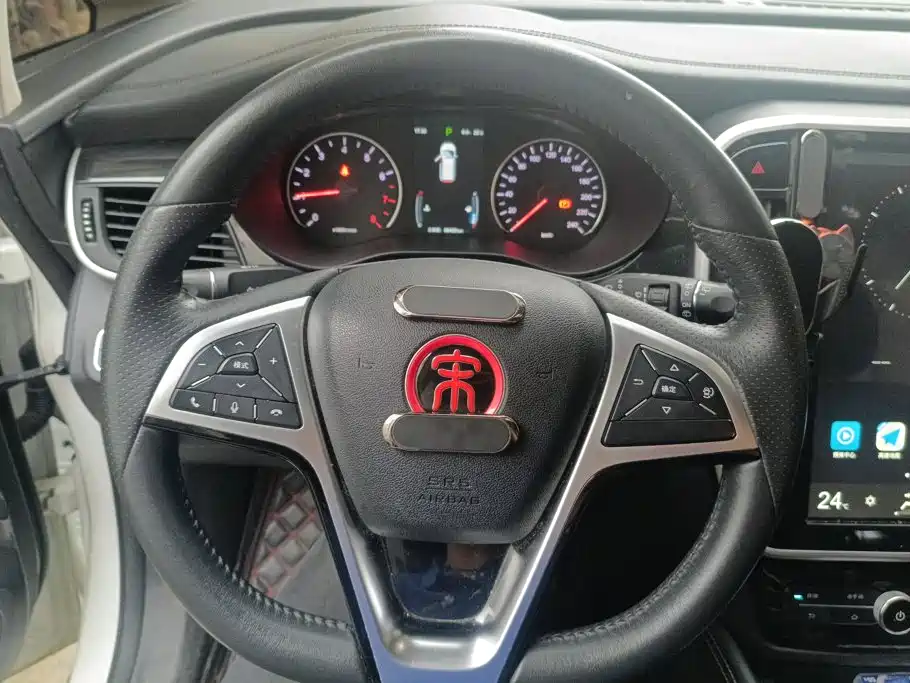 BYD MAX — миниатюра 15