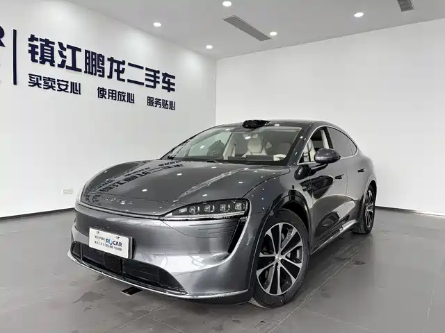 AITO WISDOM WORLD R7 2025