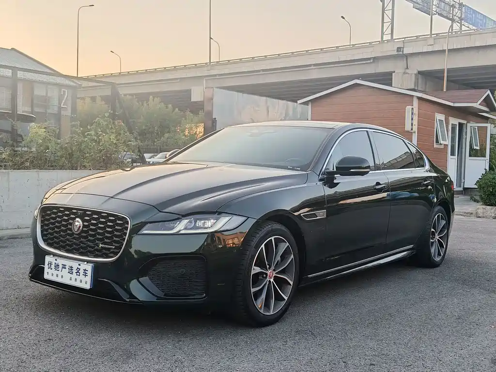 Jaguar XFL