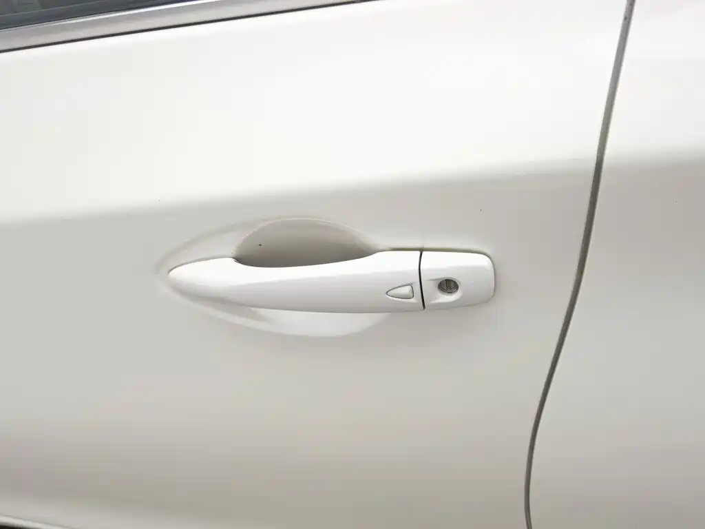 Nissan Tiida — миниатюра 18