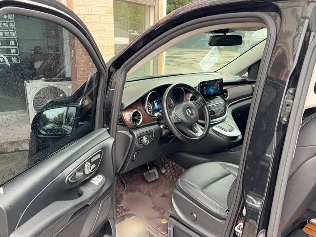 Mercedes-Benz V-Class — миниатюра 13