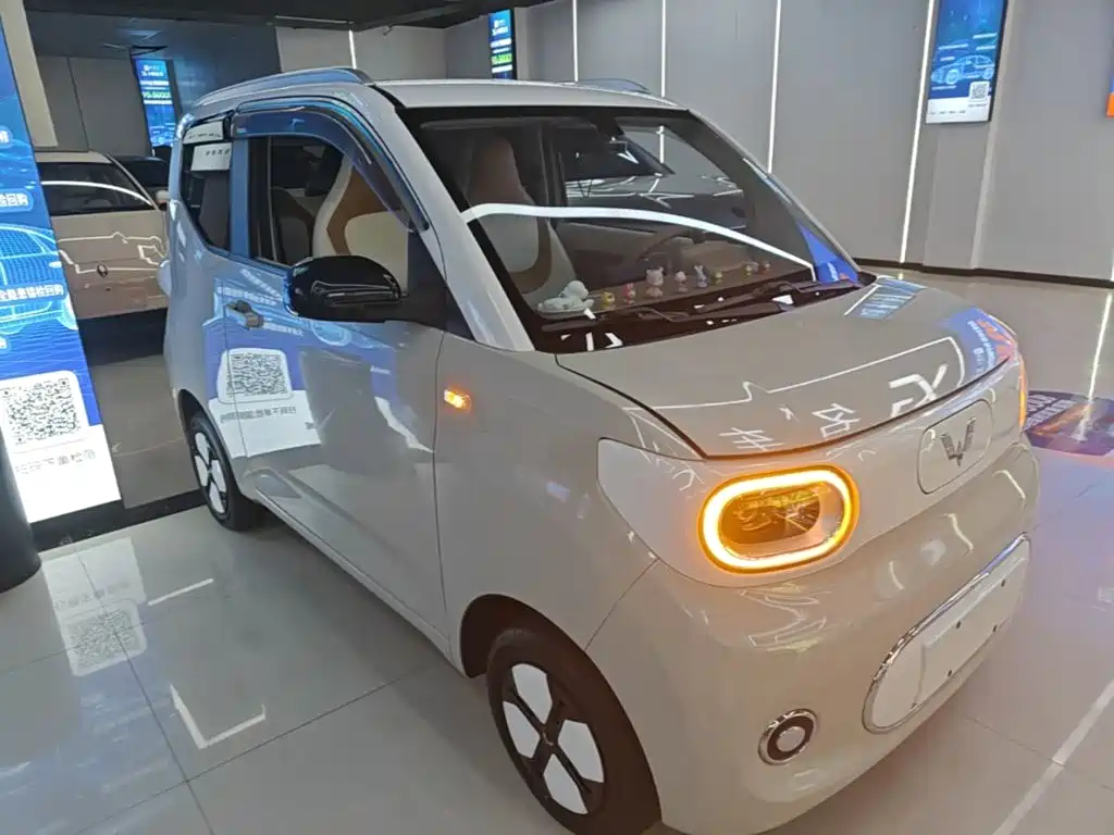 Wuling MINIEV — миниатюра 4