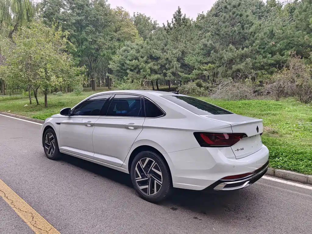 Volkswagen Sagitar — миниатюра 4
