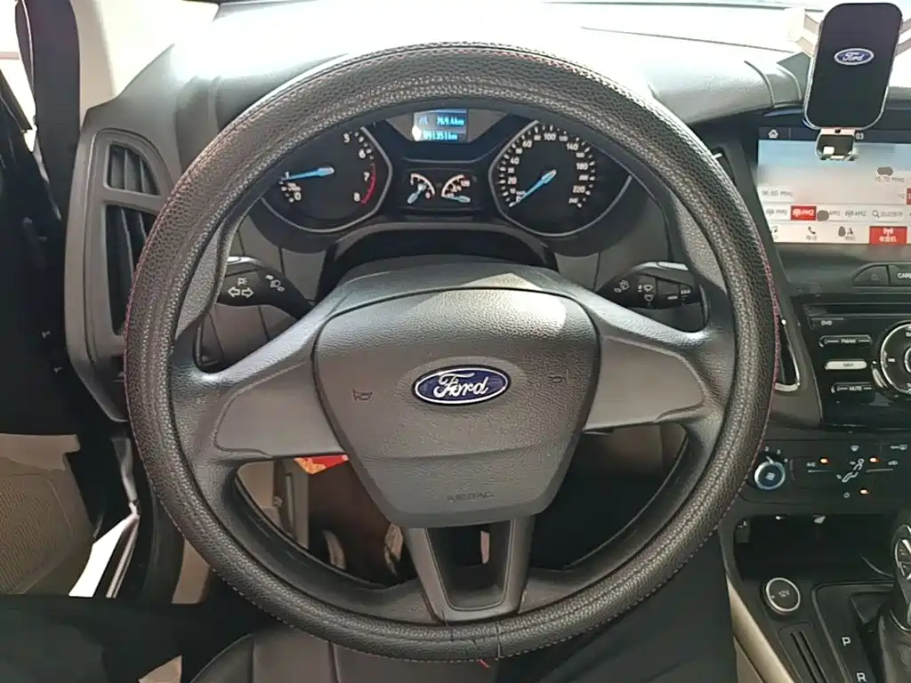 Ford Focus — миниатюра 11