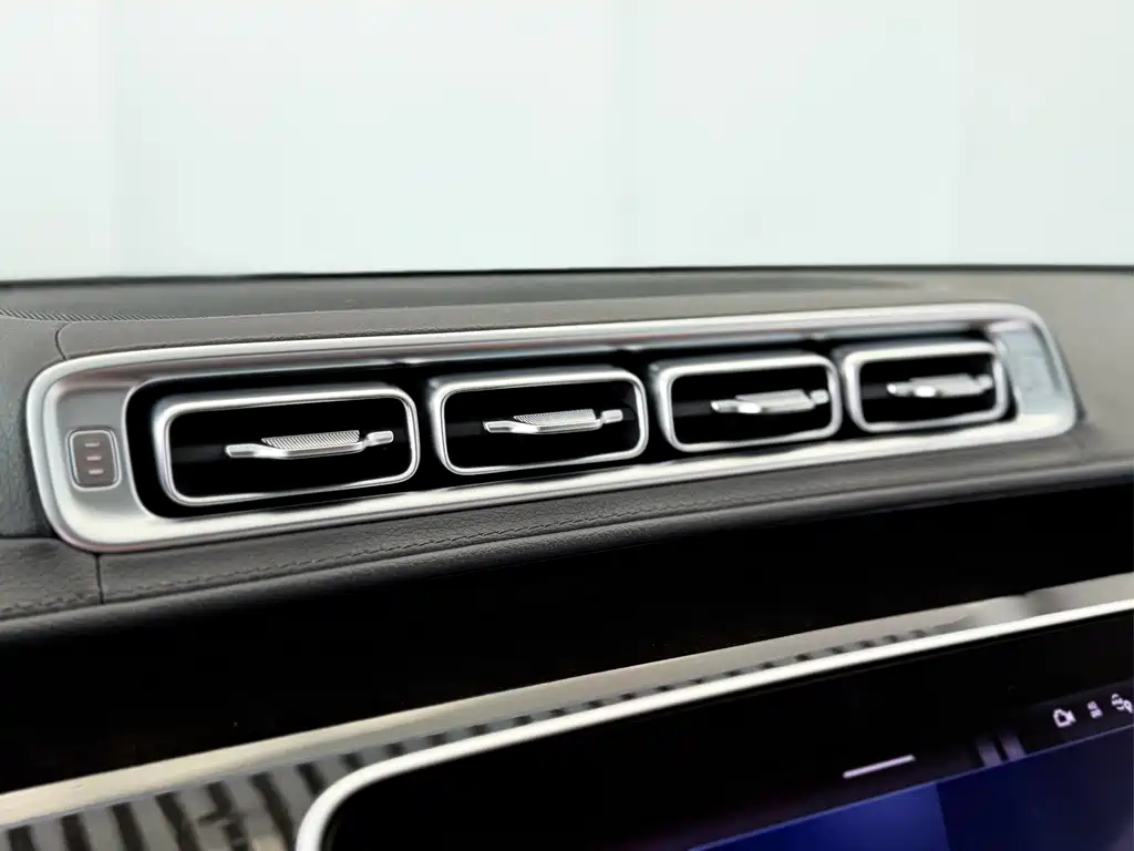 Mercedes-Benz S-Class — миниатюра 17