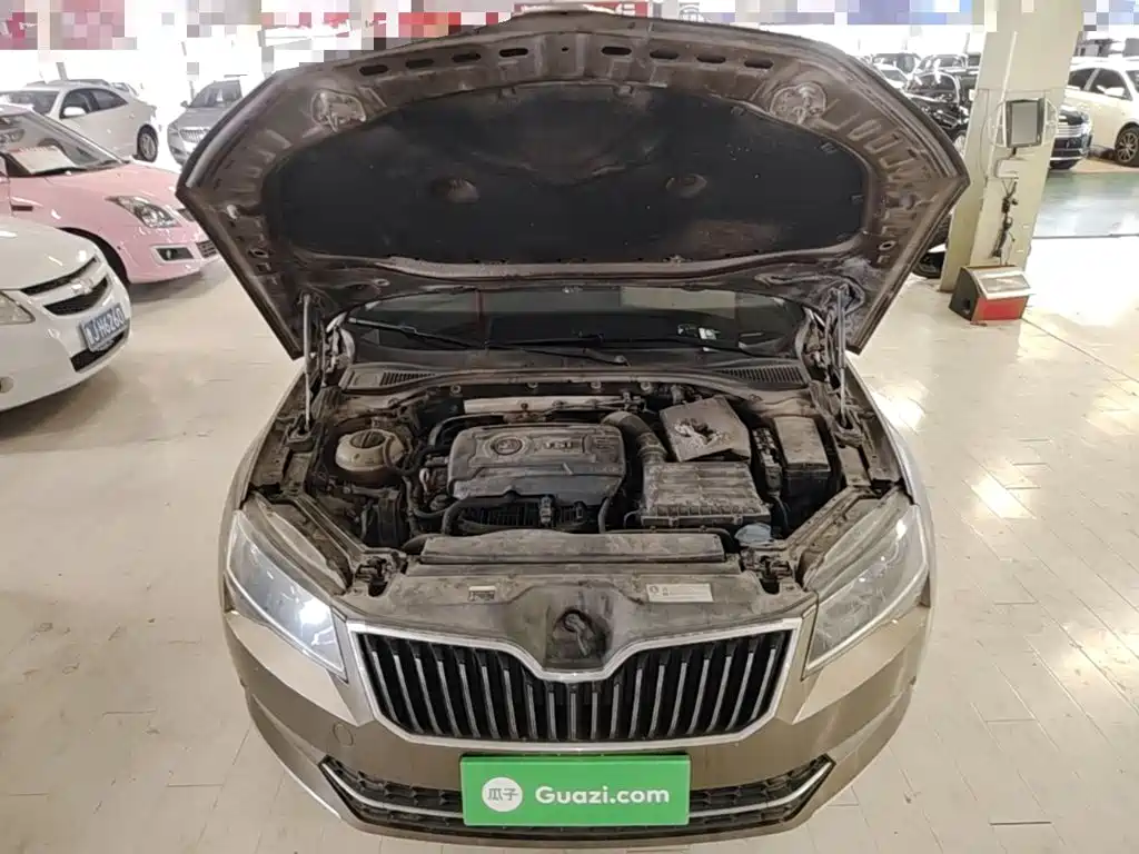 Skoda Superb — миниатюра 20