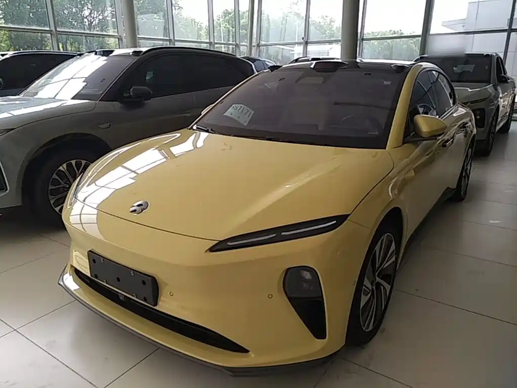 NIO ET5