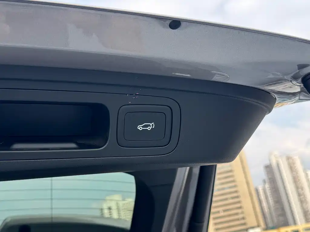 Roewe RX5 New Energy — миниатюра 9