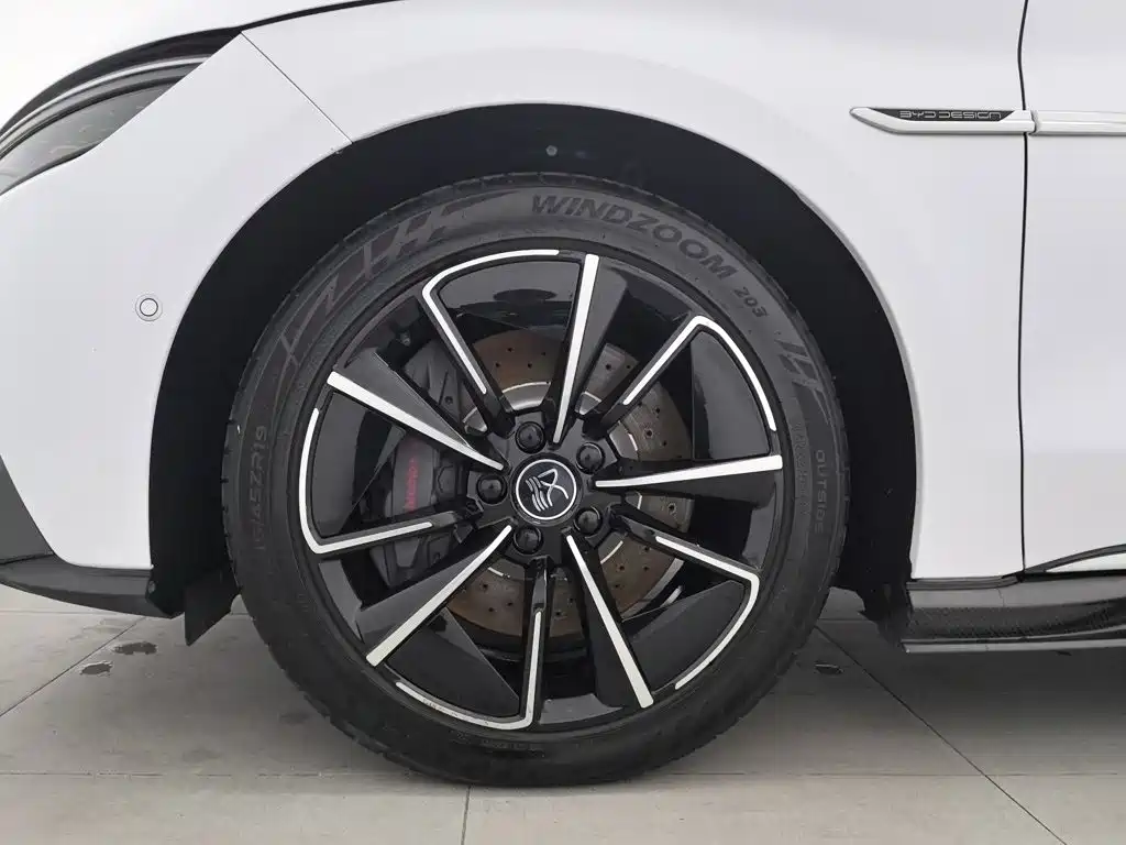 BYD Han — миниатюра 17