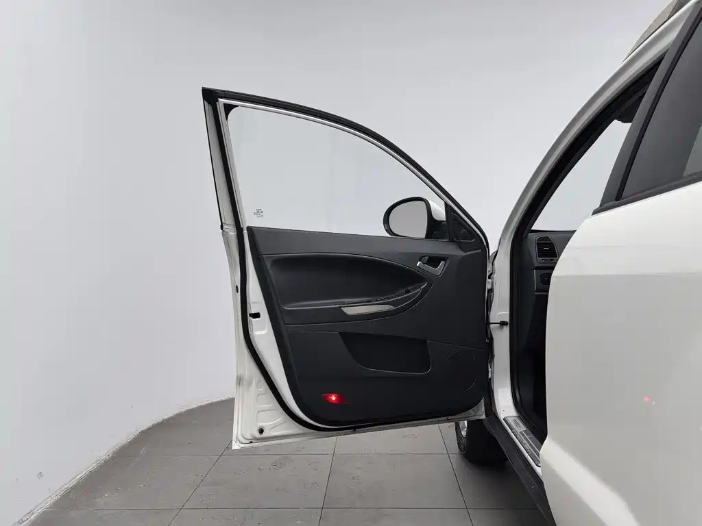 Geely GX7 — миниатюра 8