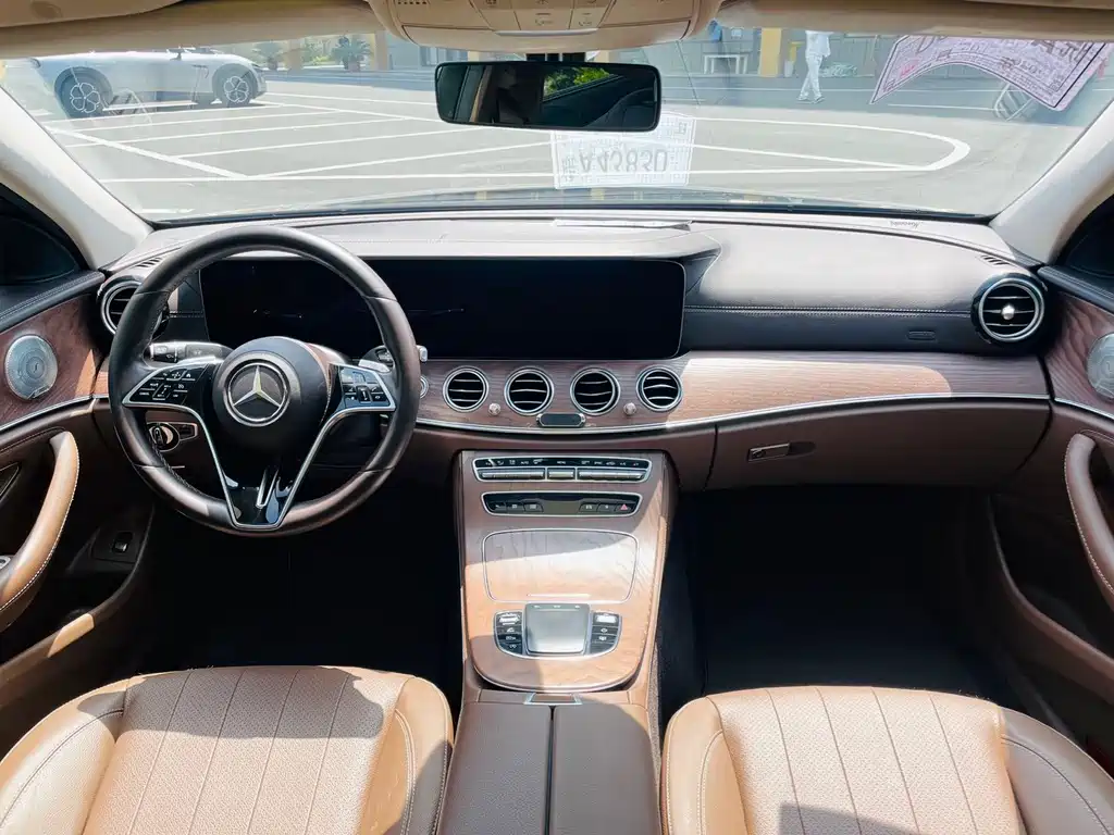 Mercedes-Benz E-Class — миниатюра 5