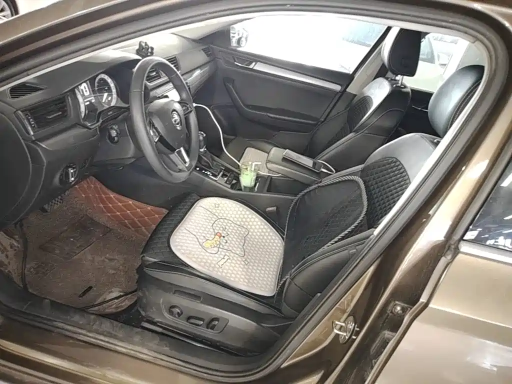 Skoda Superb — миниатюра 15