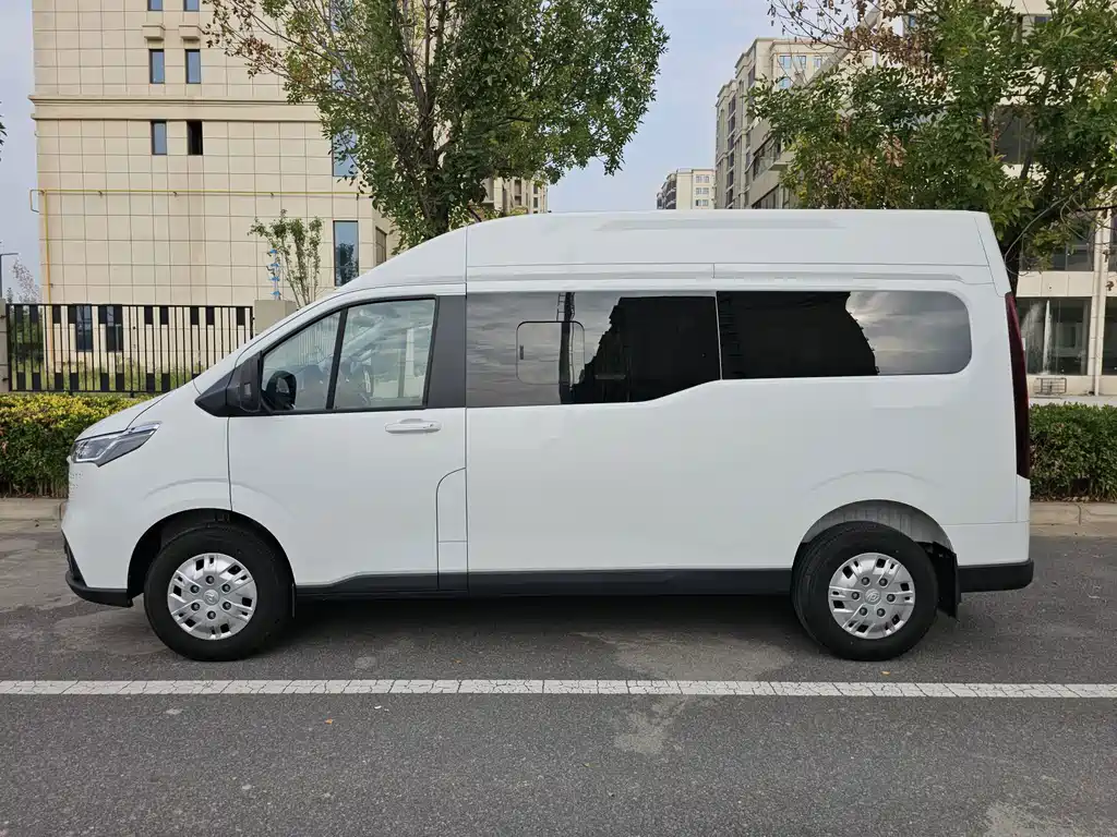 MAXUS V70 — миниатюра 7