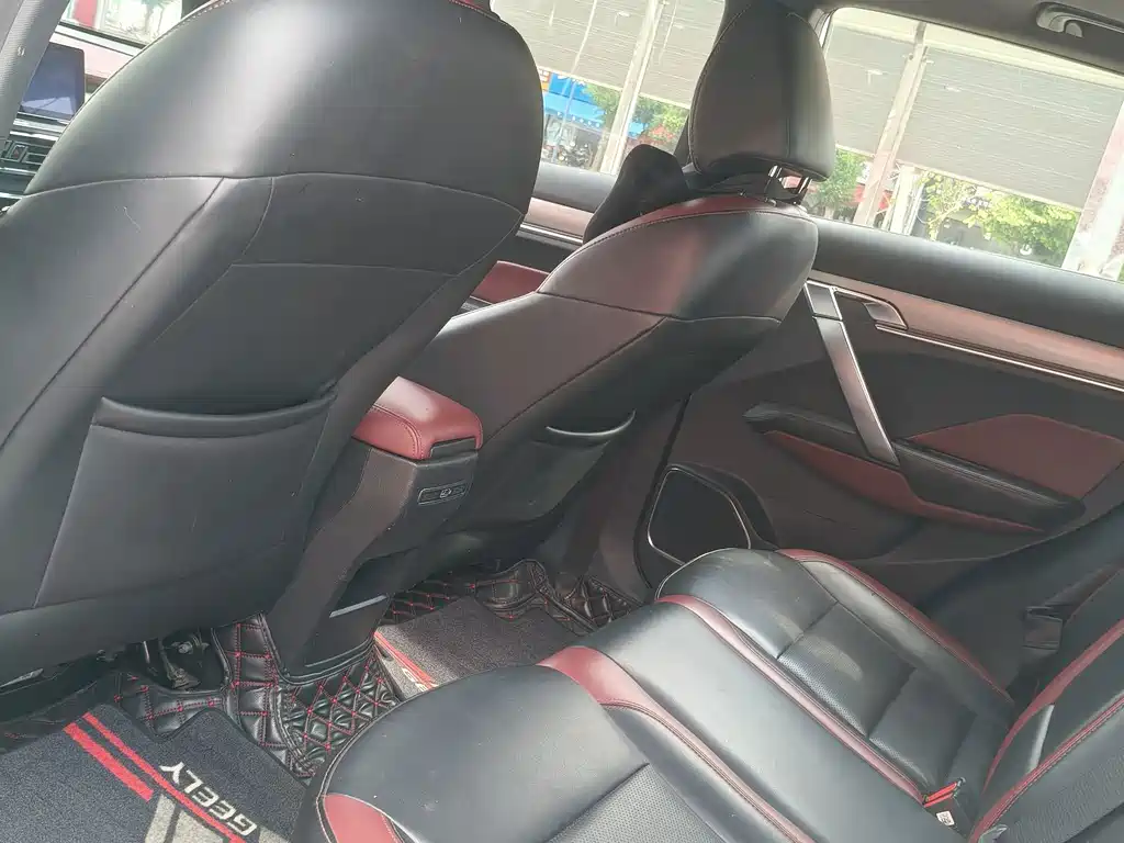 Geely Binyue — миниатюра 9