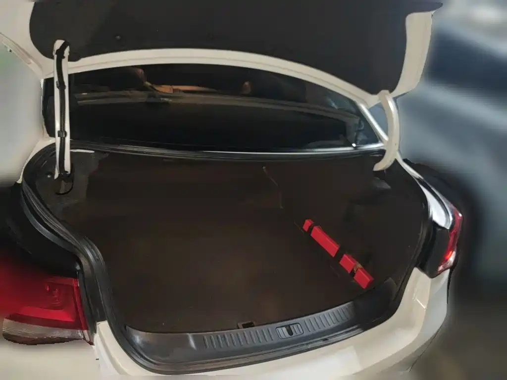 Chevrolet Malibu — миниатюра 10