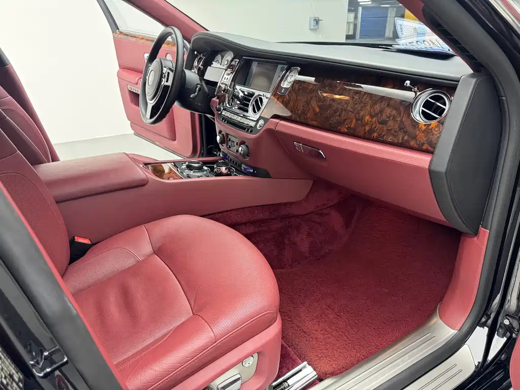 Rolls-Royce Ghost — миниатюра 10