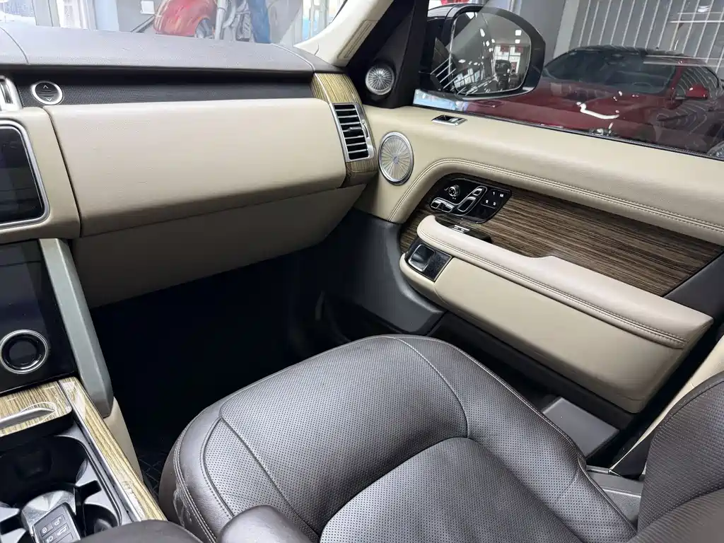 Land Rover Range Rover — миниатюра 14