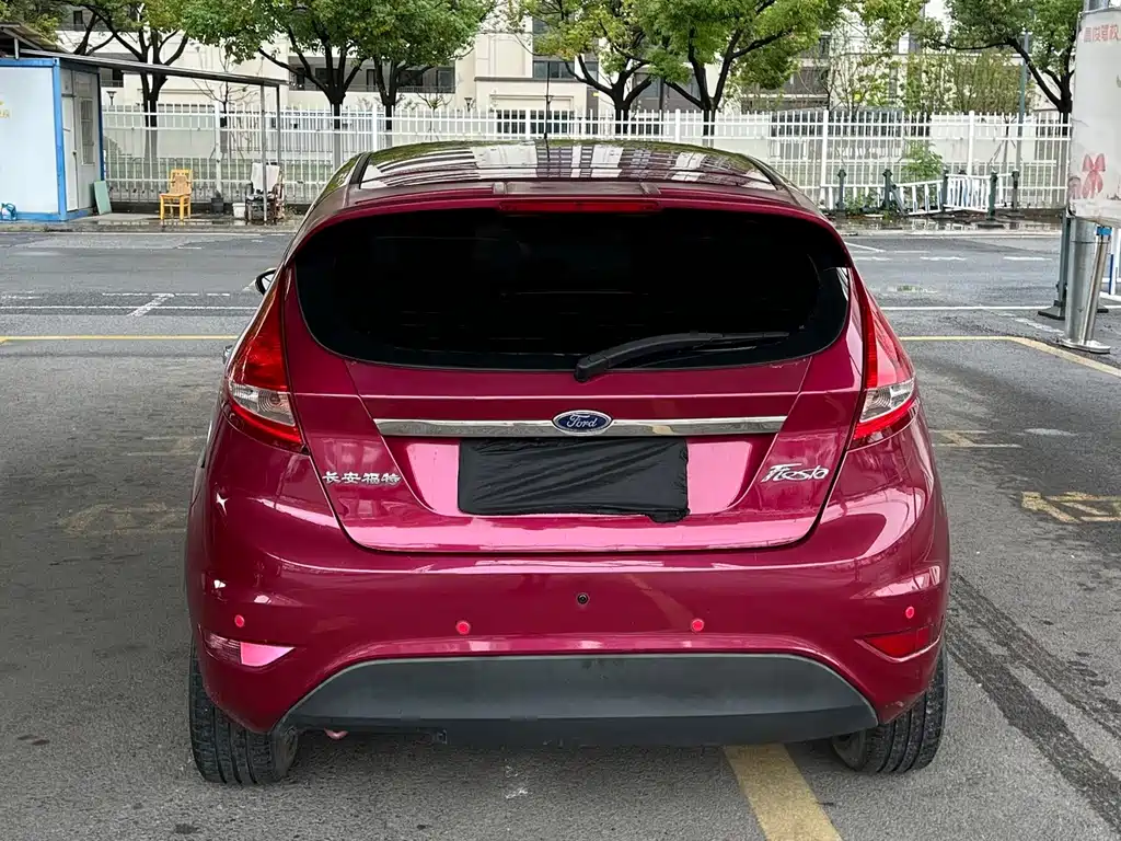 Ford Fiesta — миниатюра 5