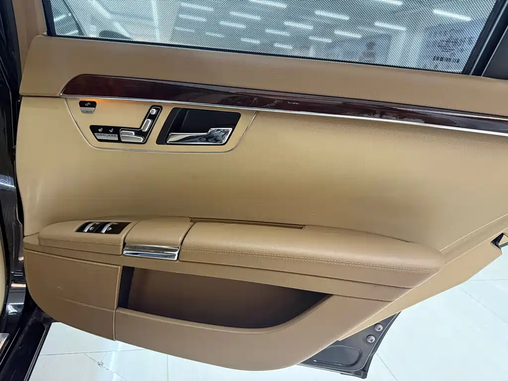 Mercedes-Benz S-Class — миниатюра 23