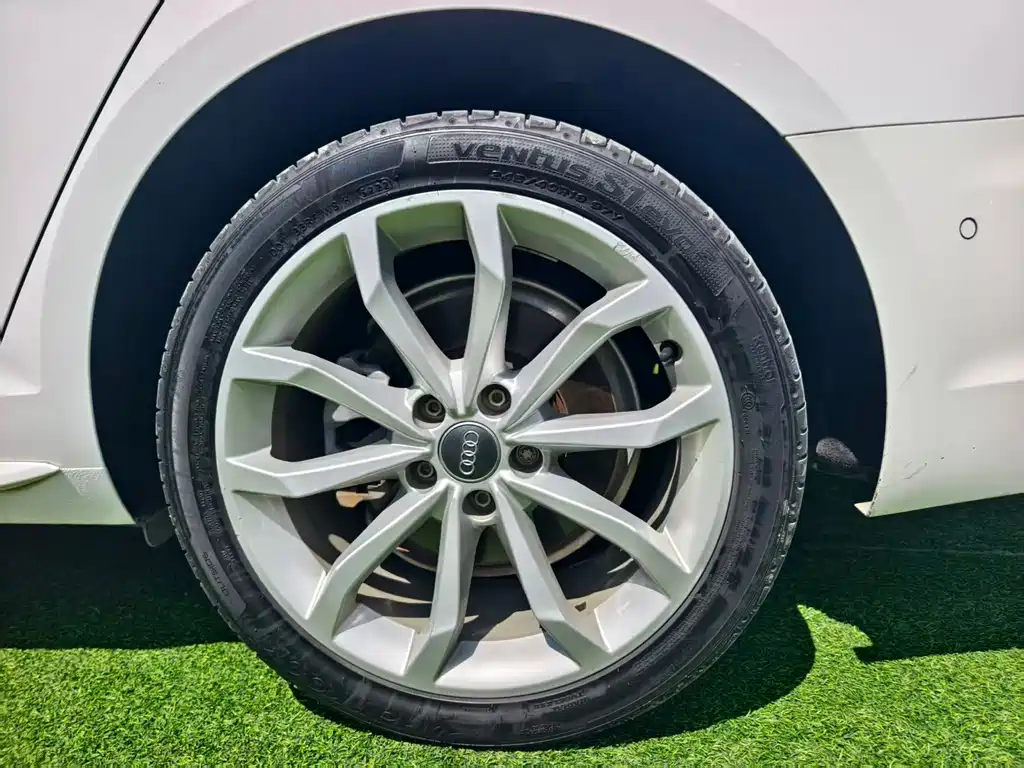 Audi A4L — миниатюра 14