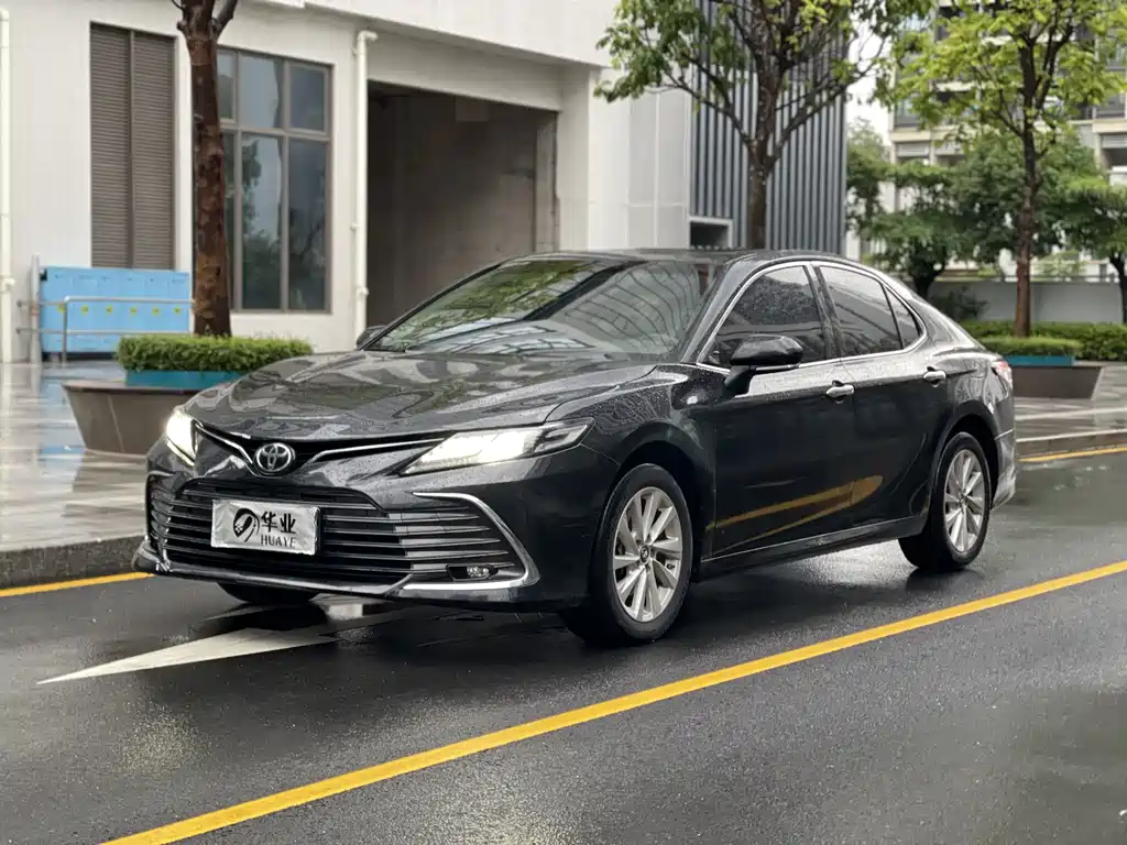 Toyota Camry 2021