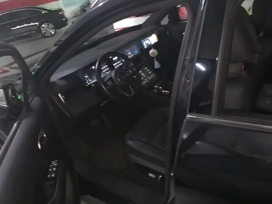 Li Auto Li ONE — миниатюра 9