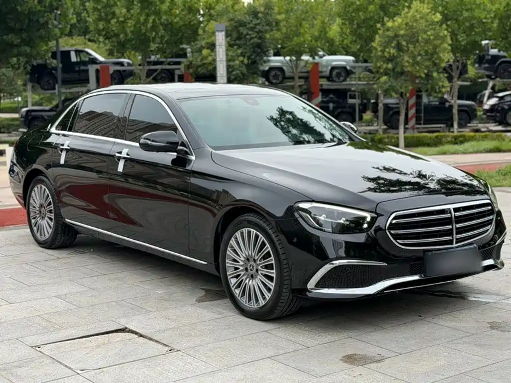 Mercedes-Benz E-Class — миниатюра 4