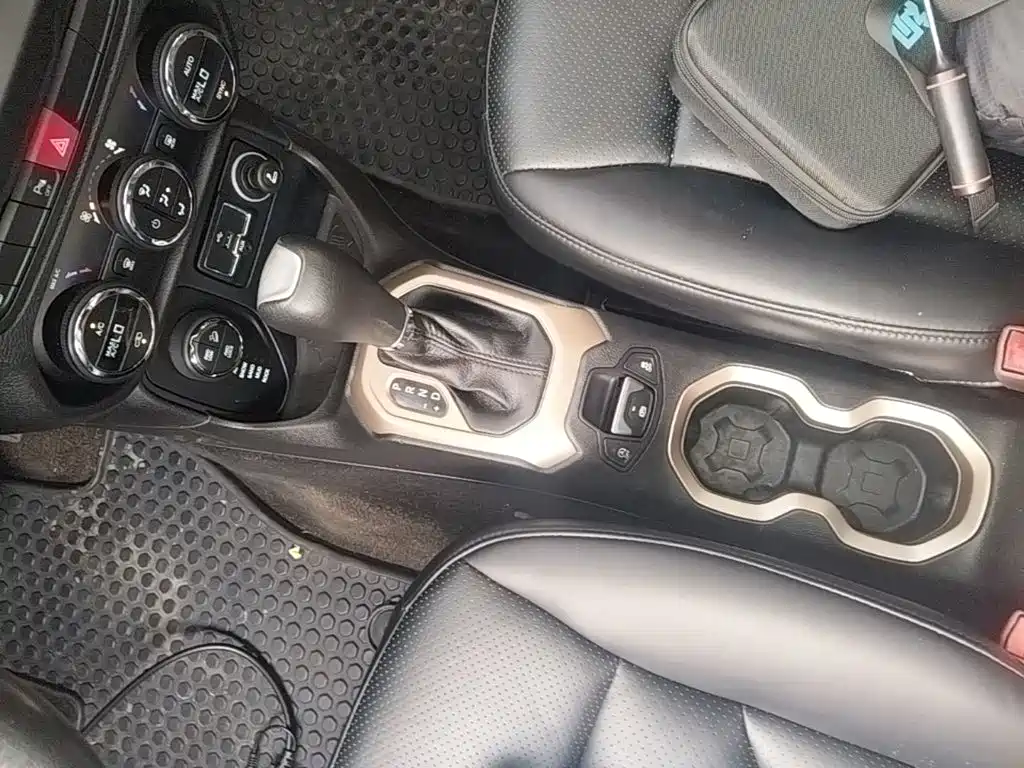 Jeep Renegade — миниатюра 14