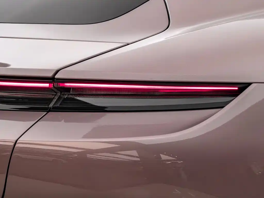 Porsche Taycan — миниатюра 9