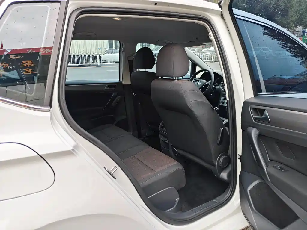 VOLKSWAGEN GOLF*JIAYU