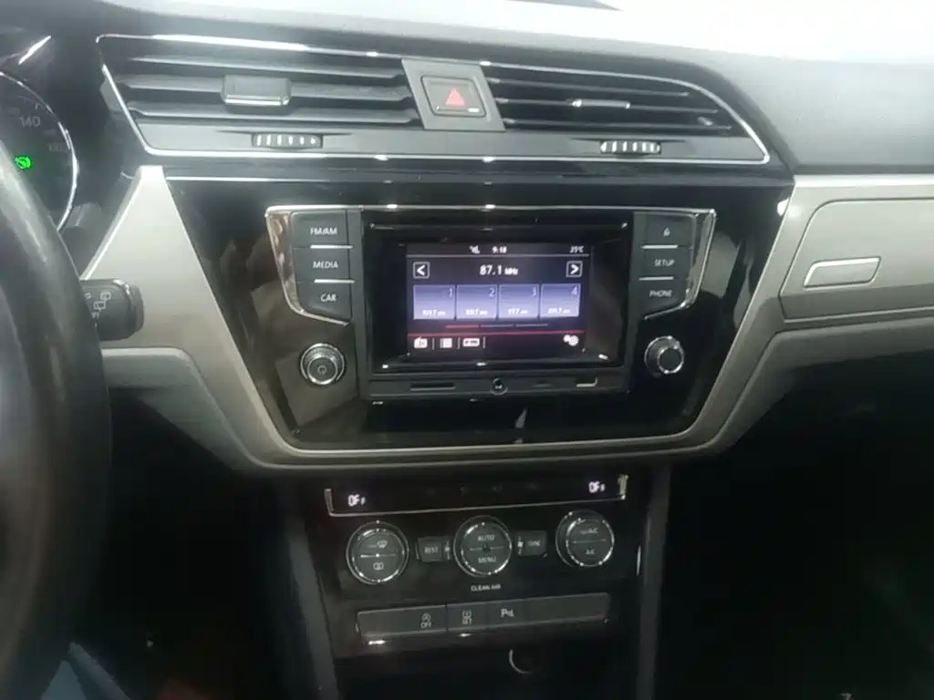Volkswagen Touran — миниатюра 13