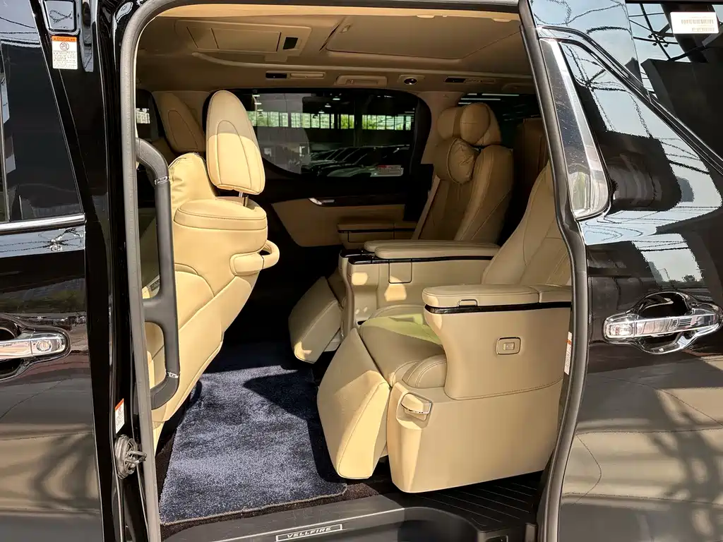 Toyota Vellfire — миниатюра 11
