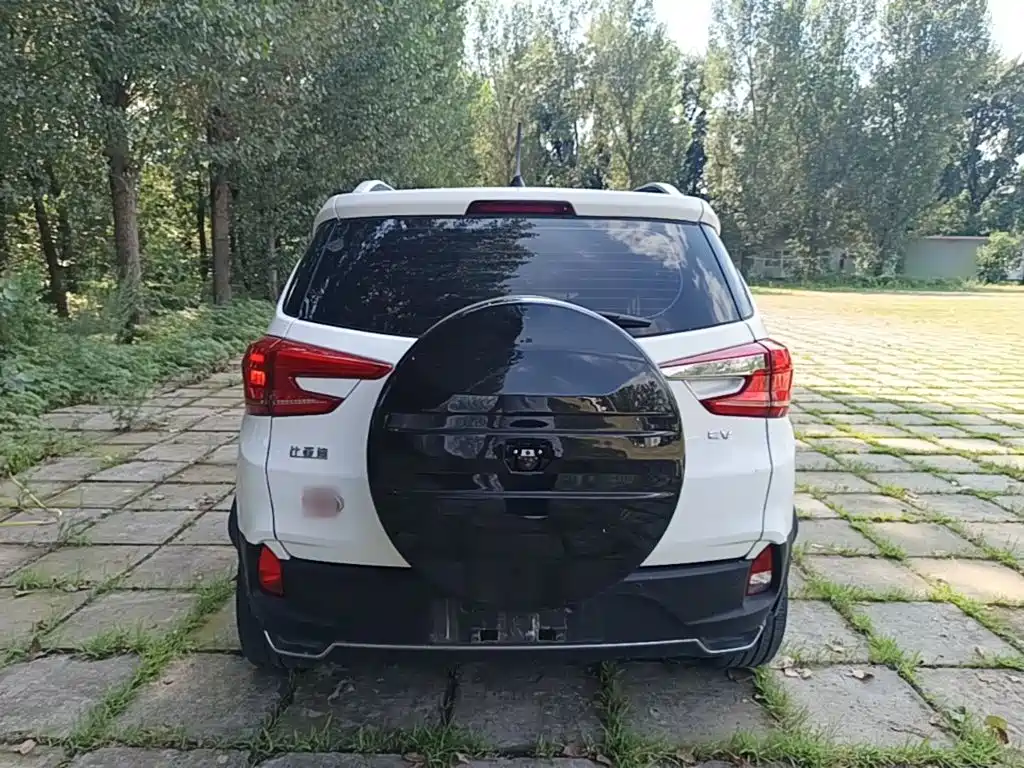 BYD Yuan EV — миниатюра 6
