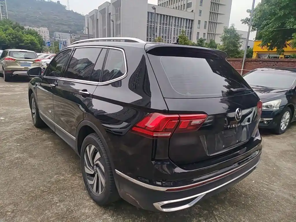 Volkswagen Tiguan L — миниатюра 5