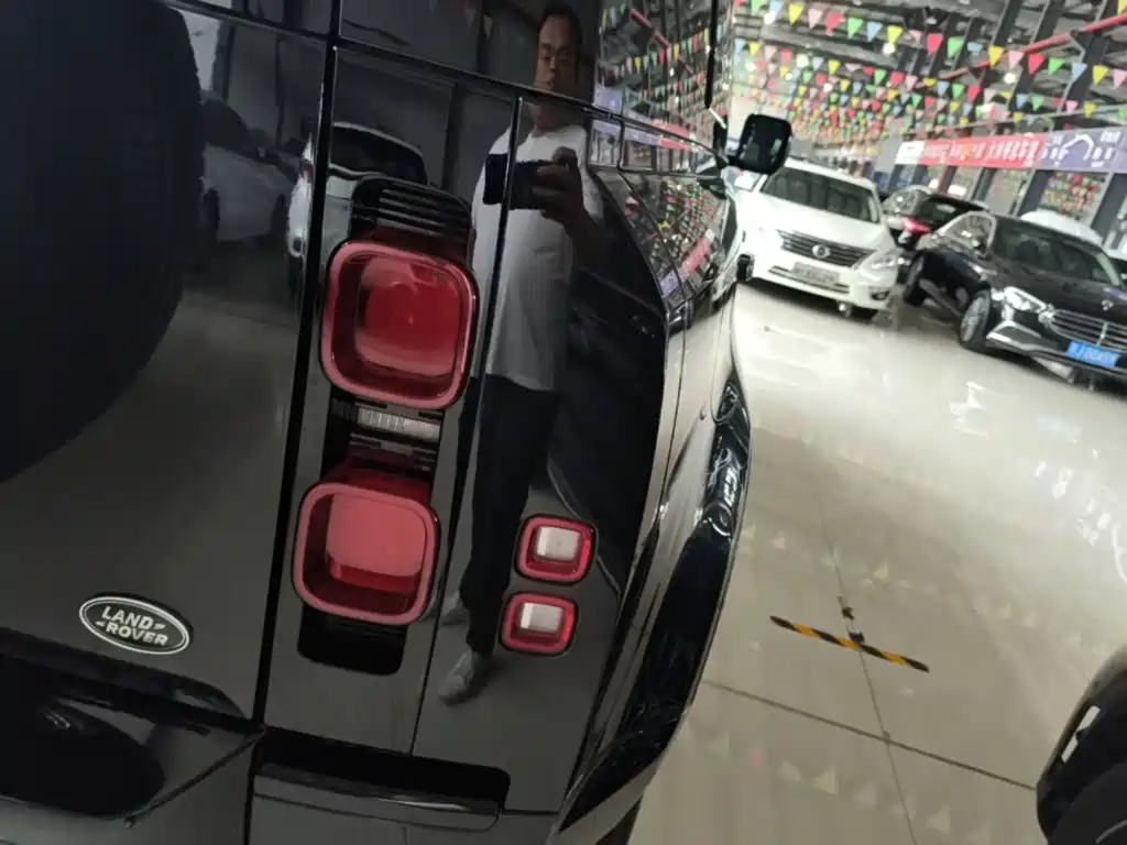 Land Rover Defender — миниатюра 8