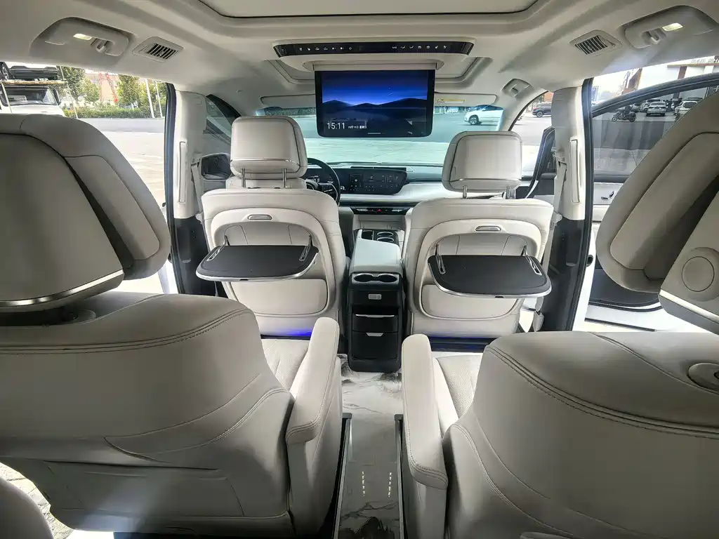 Buick GL8 Hybrid — миниатюра 8
