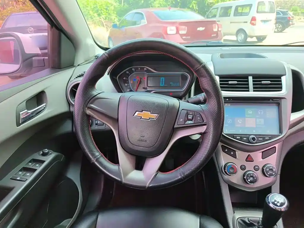 Chevrolet Aveo — миниатюра 11