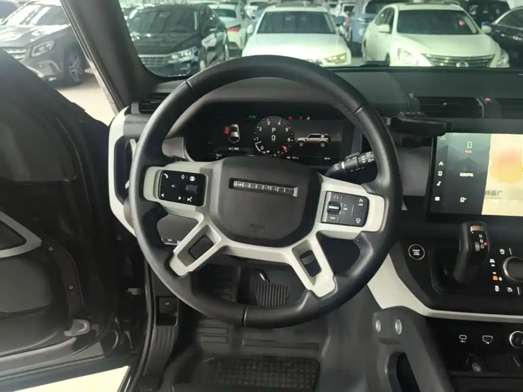 Land Rover Defender — миниатюра 11