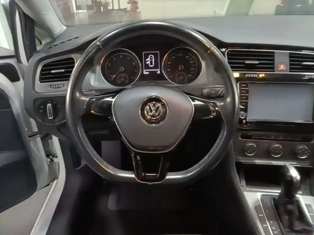 Volkswagen Golf — миниатюра 11