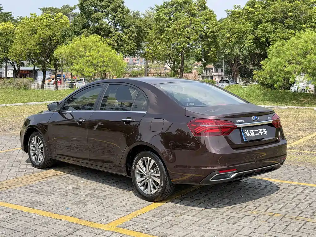 Geely Emgrand — миниатюра 14