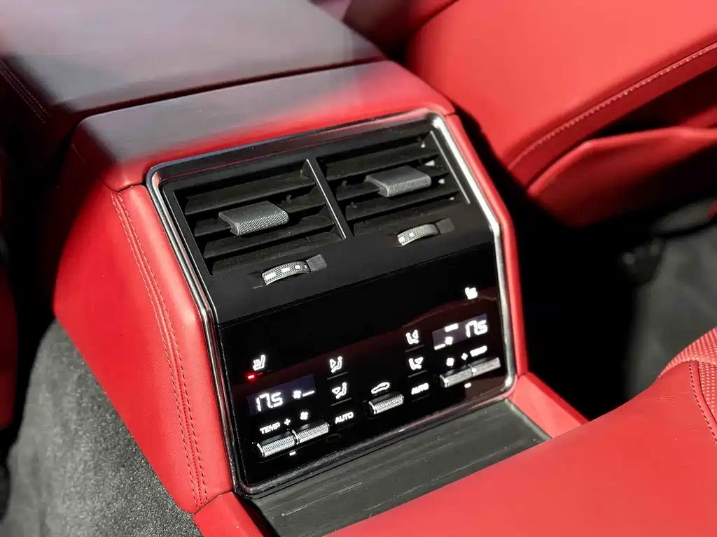 Porsche Panamera — миниатюра 24
