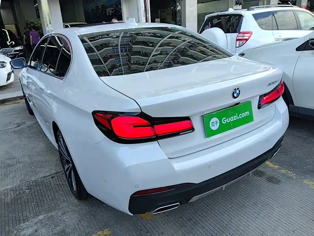 BMW 5 Series — миниатюра 5