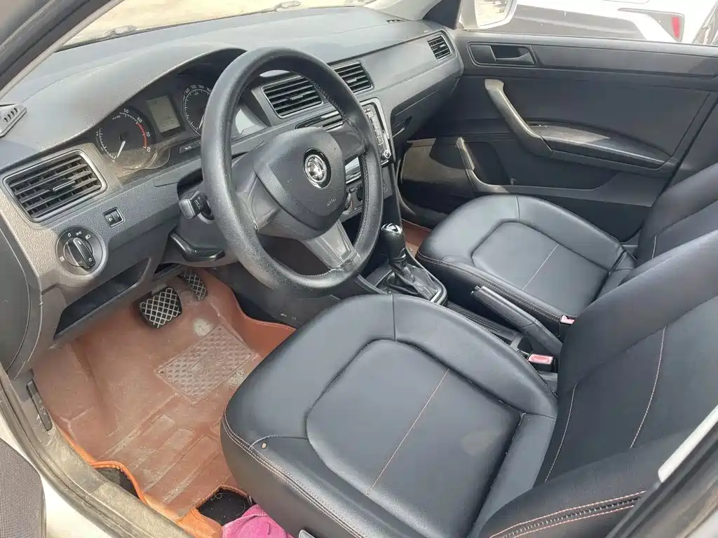 Skoda Rapid Spaceback — миниатюра 4