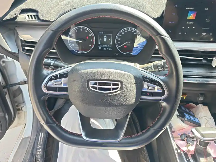 Geely Vision X3 — миниатюра 15