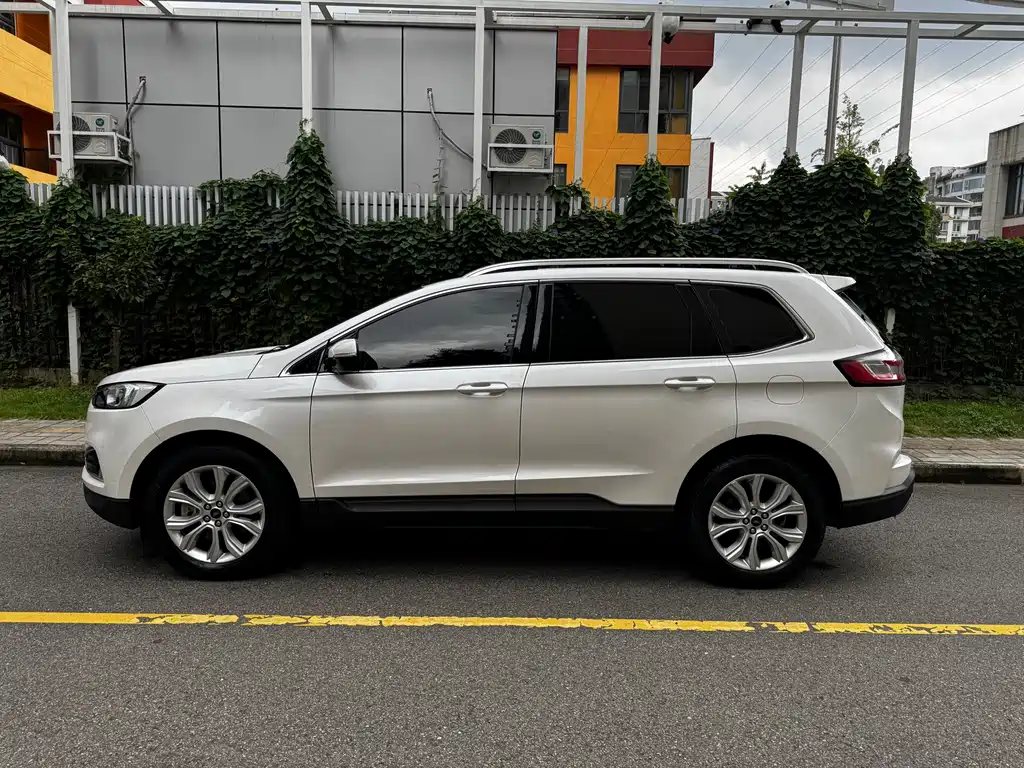 Ford Edge — миниатюра 5