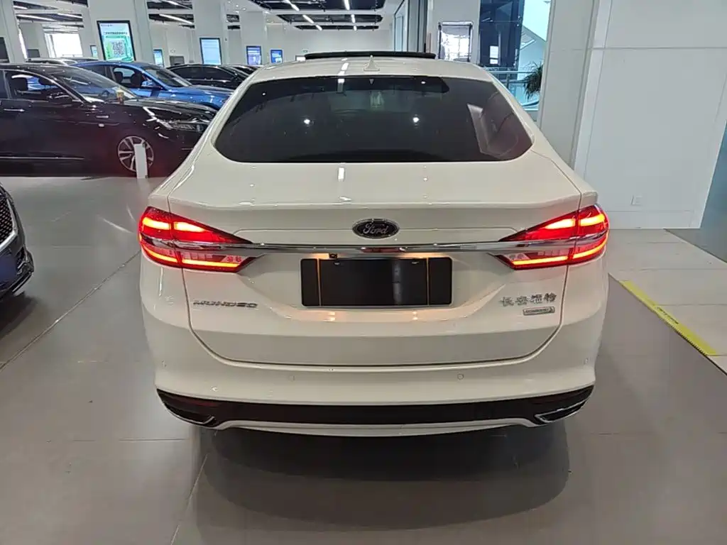 Ford Mondeo — миниатюра 6
